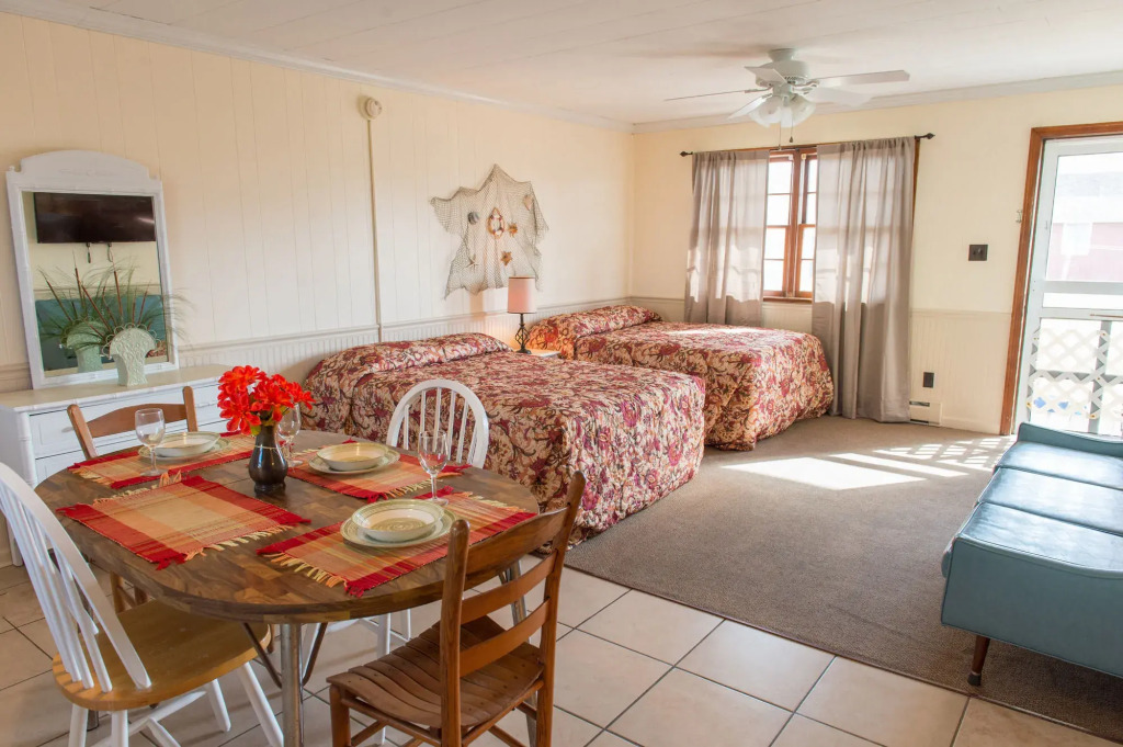 Oceanside Court by KEES Vacations