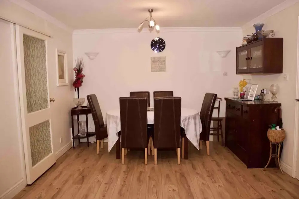 Family House Close to City Centre