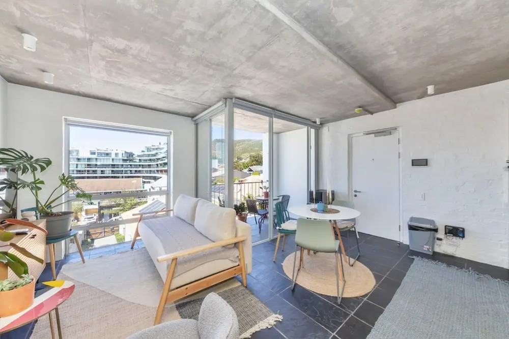 Seaside Studio Apartment, 9 Mins to Queens Beach!