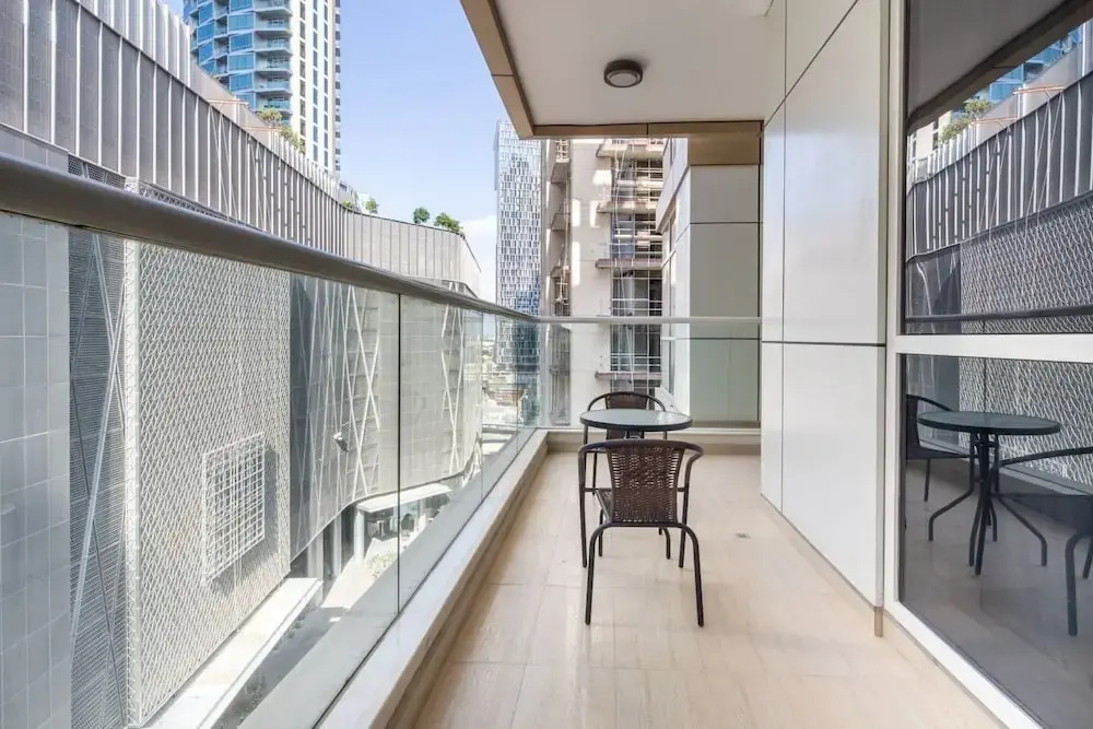 Regal & Modern 2BR With Study in Downtown Dubai - Sleeps 5!