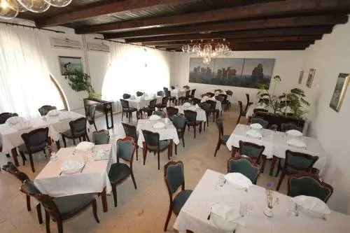 Hotel Vir