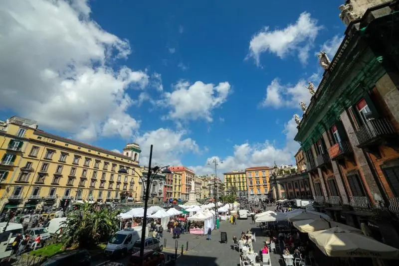 Le 4 Stagioni Dantes Suites H Napoli Centro, by ClaPa Group