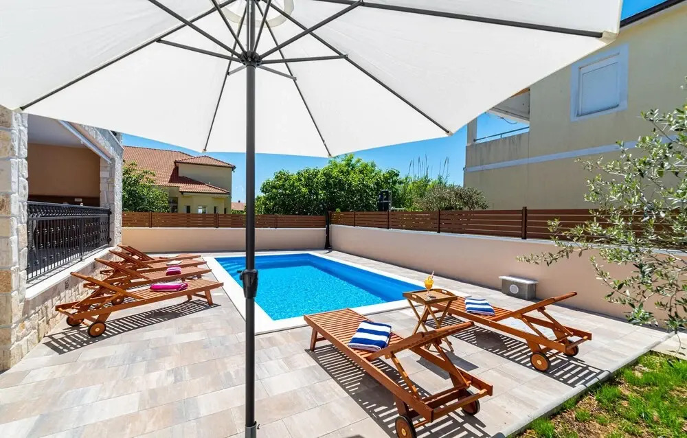 Stunning Home In Privlaka