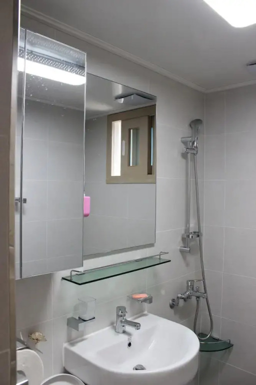 Doomchit Guest House - Hostel