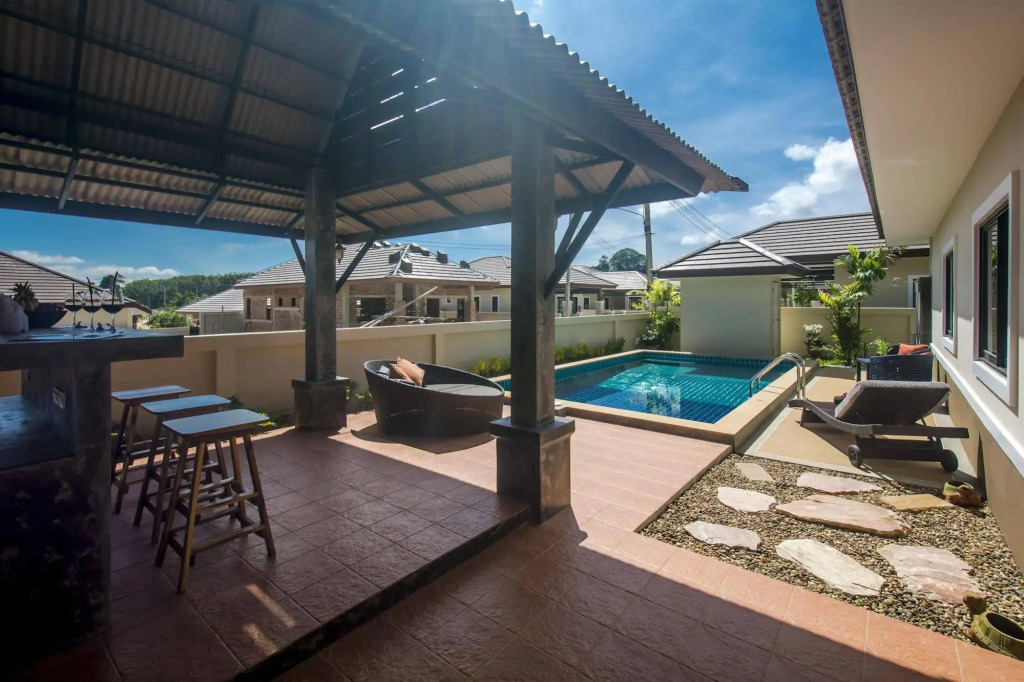 Thip Villa