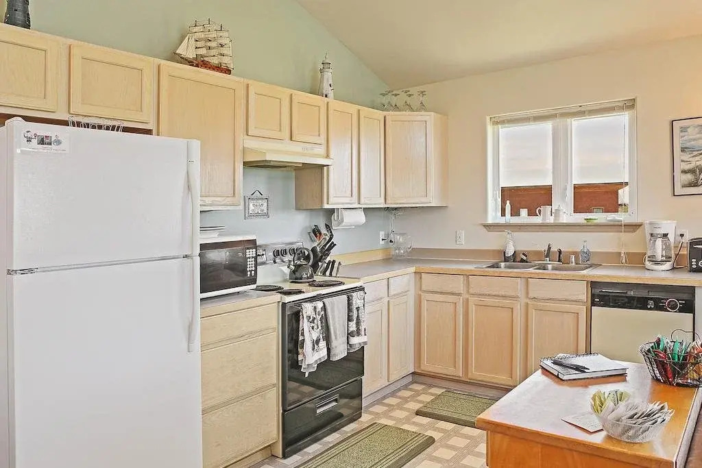 Spacious 3BR Beachfront Home in Westport