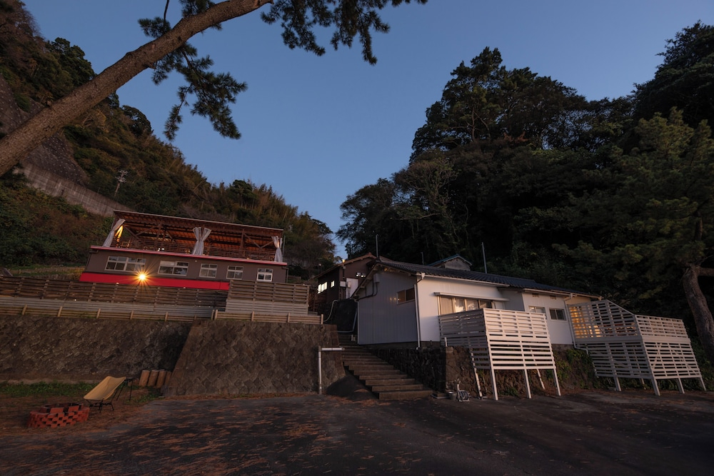Kawazu Beach House Blue Moon
