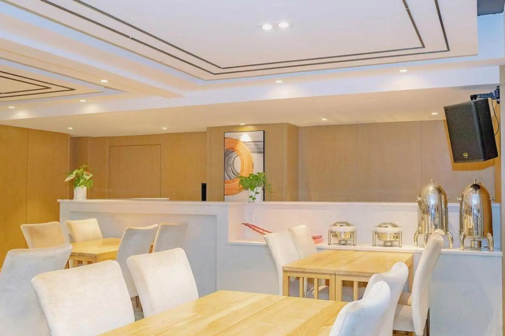 Carrison Yuehe Hotel