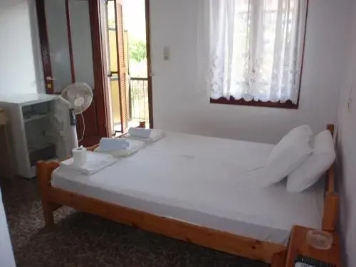 Meraklis Rooms
