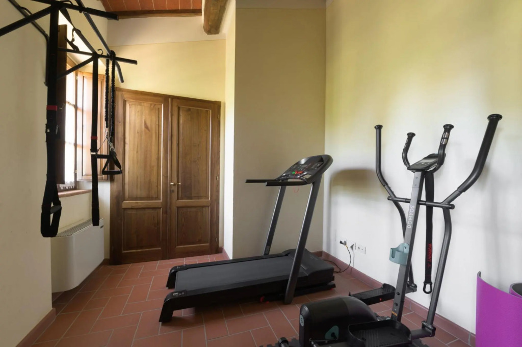 Villa Fratta, sleeps 14 villa with private pool, AC and Wi-Fi close to Cortona-Villa Fratta