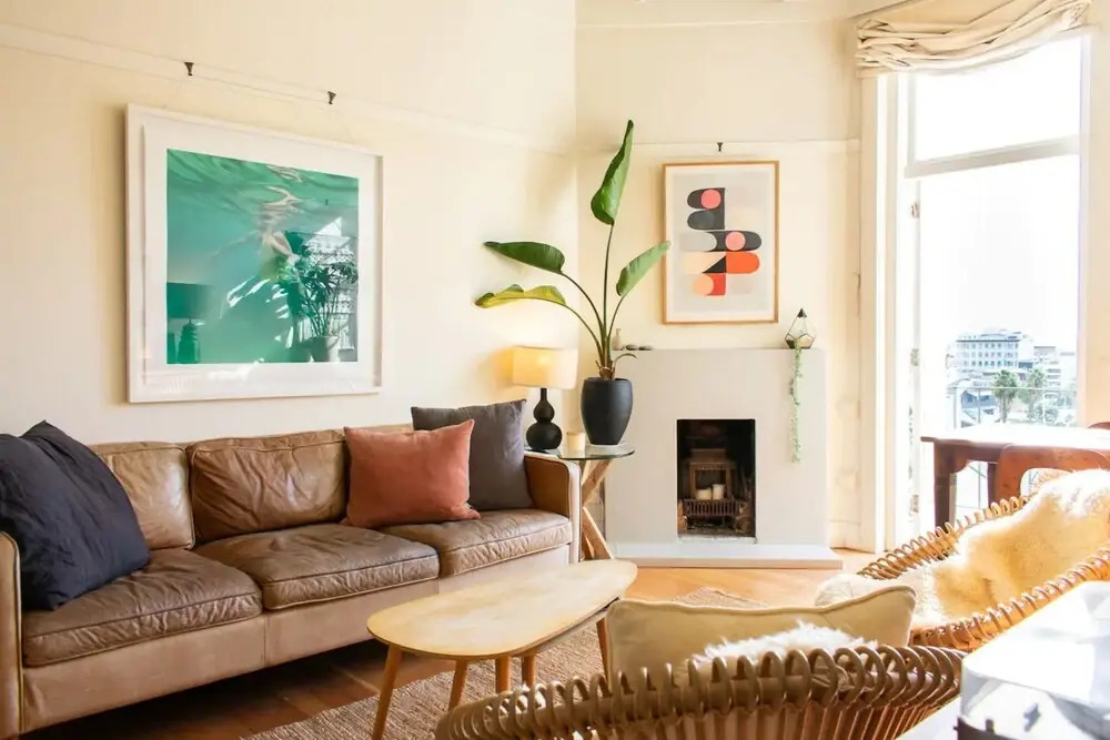 1930s Character 1 Bedroom Apartment With Sky Tower Views