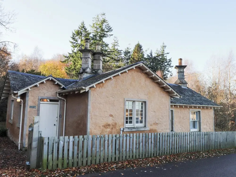Cormack Lodge - Brodie Castle