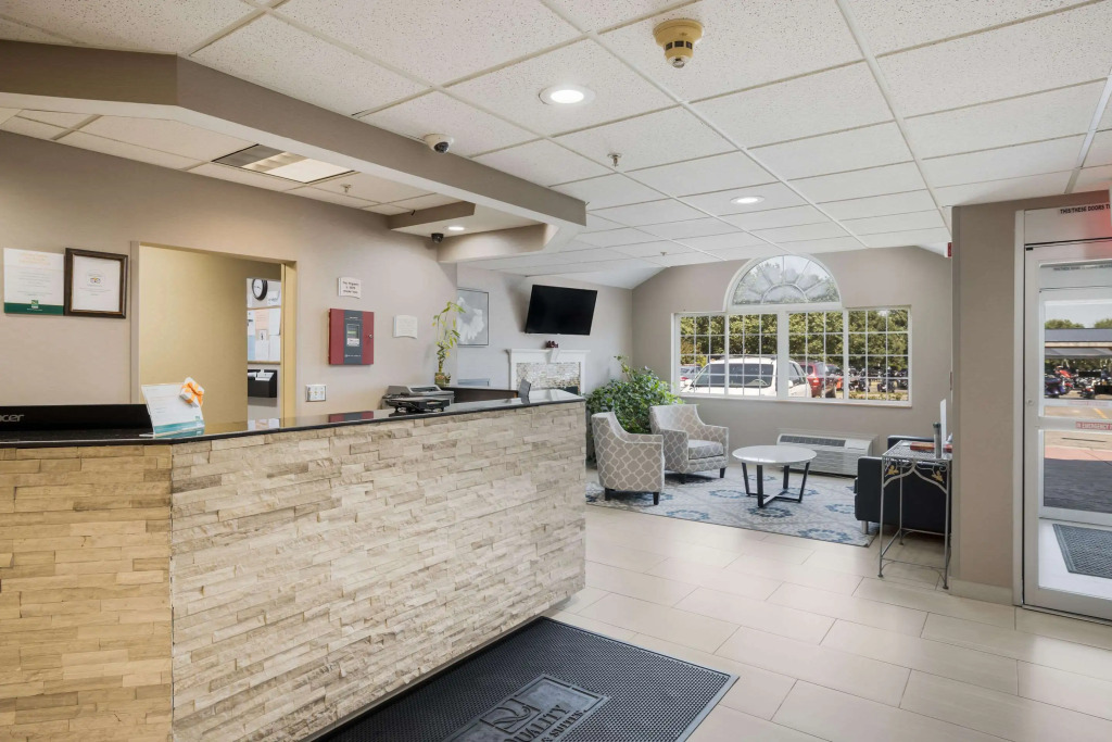 Sonesta Essential Hotels & Suites Kansas City Blue Springs