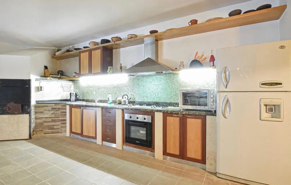 Amazing Home in S. Croce Camerina RG With 6 Bedrooms, Private Swimming Pool and Outdoor Swimming Pool