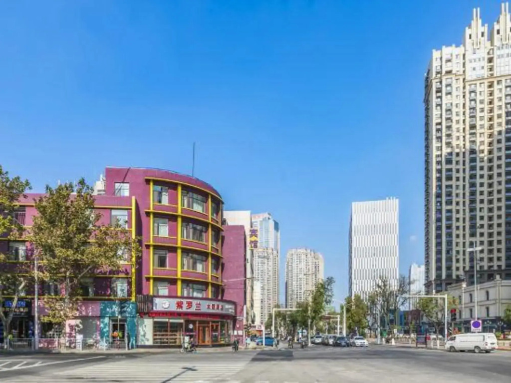 Violet-themed Hotel (Wanda Plaza, Yantai)