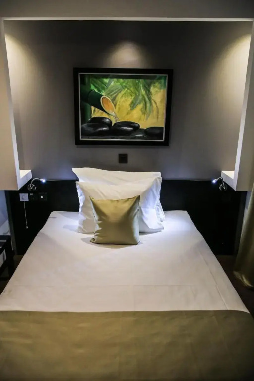Garni Hotel Zen free parking