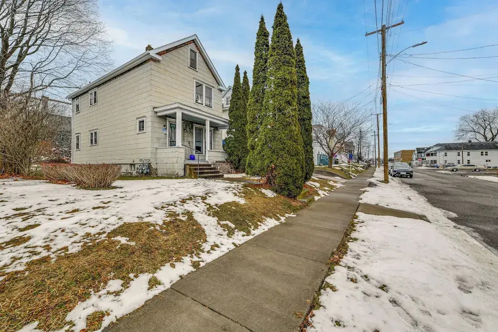 Work & Study: Binghamton Apt 2 Mi to Downtown