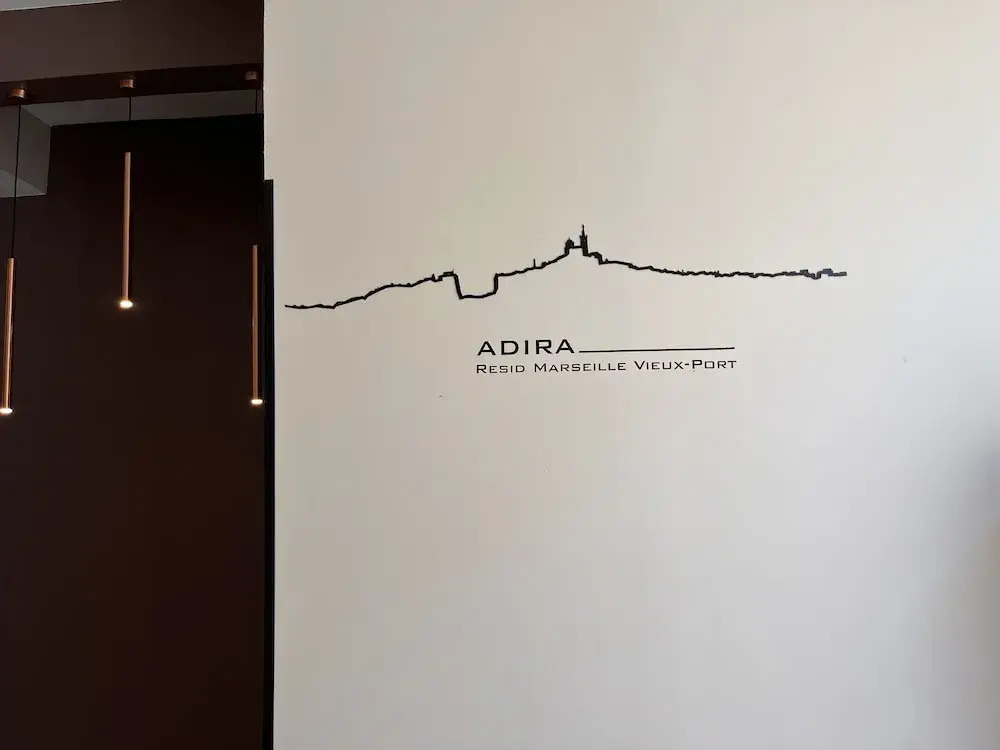 ADIRA RésidMarseille Vieux-port 2 étoiles