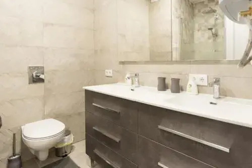 Dream House Rooms Malaga - Habitacion en el apartemento