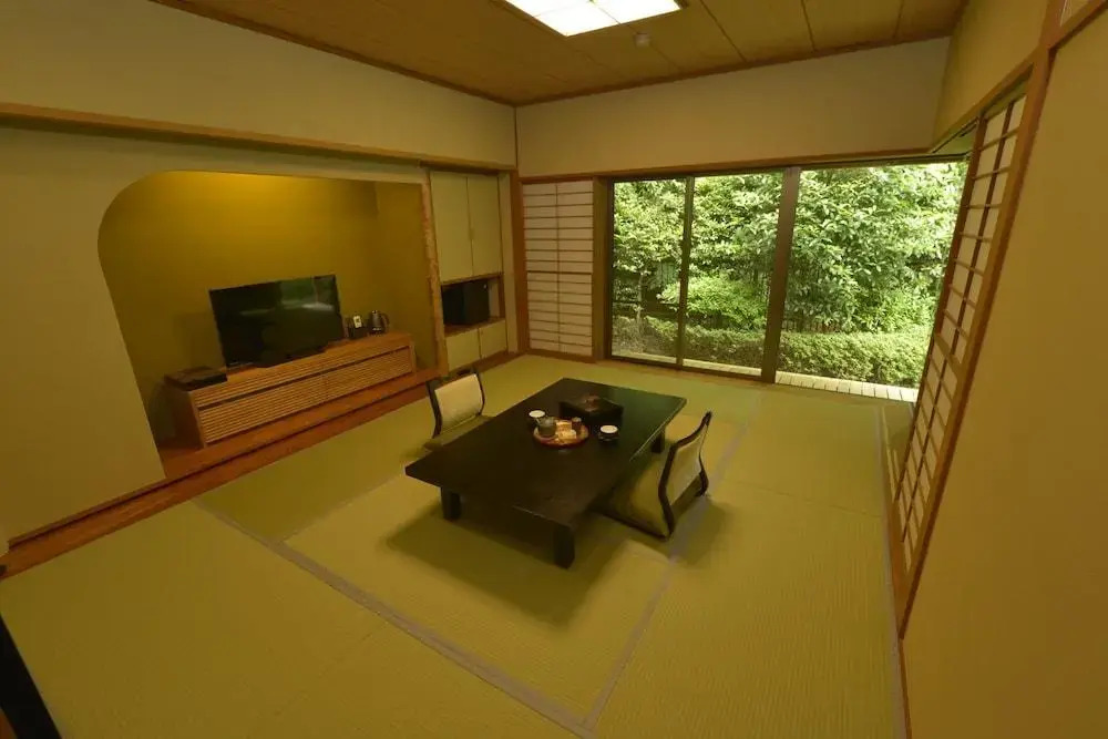 Atami Keienn