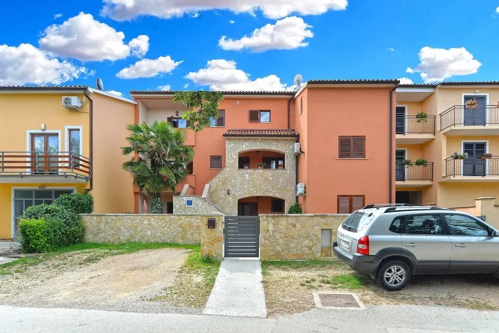 Apartments Mira 295