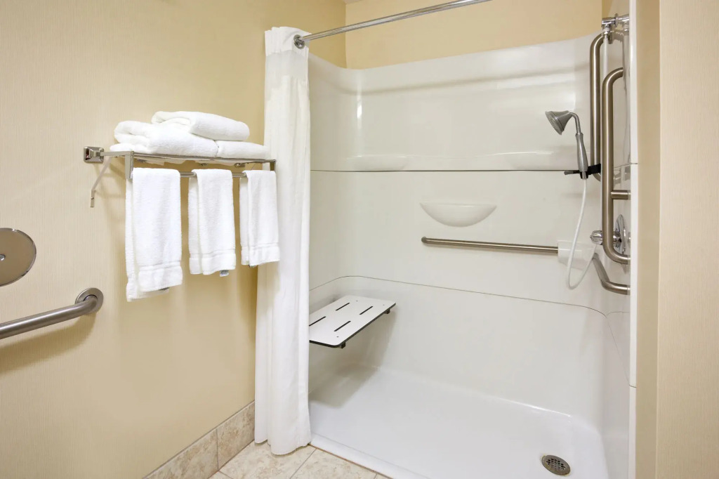Holiday Inn Express Hotel & Suites Cedar Rapids I-380 at 33rd Avenue by IHG