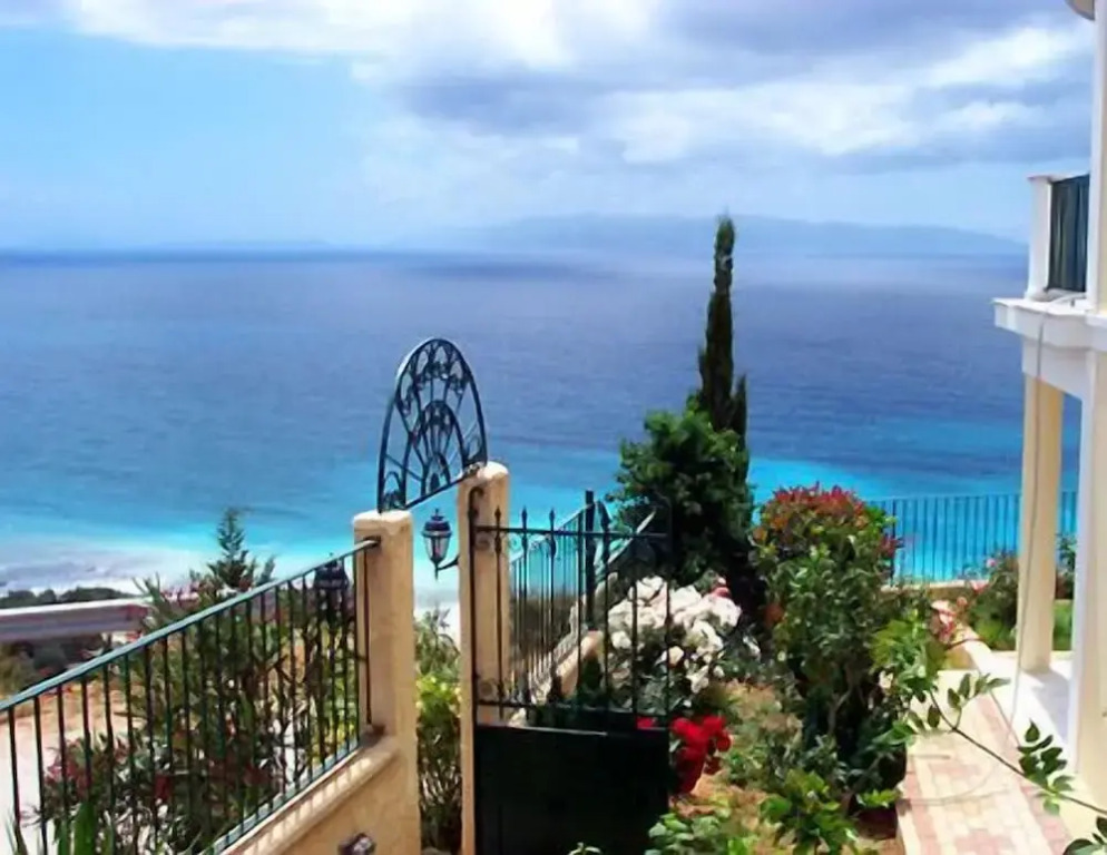 Garbis Villas & Apartments