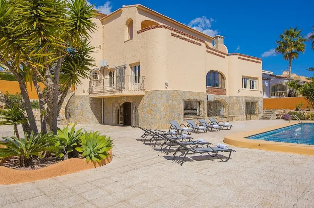 Villa - 6 Bedrooms with Pool and WiFi - 105023