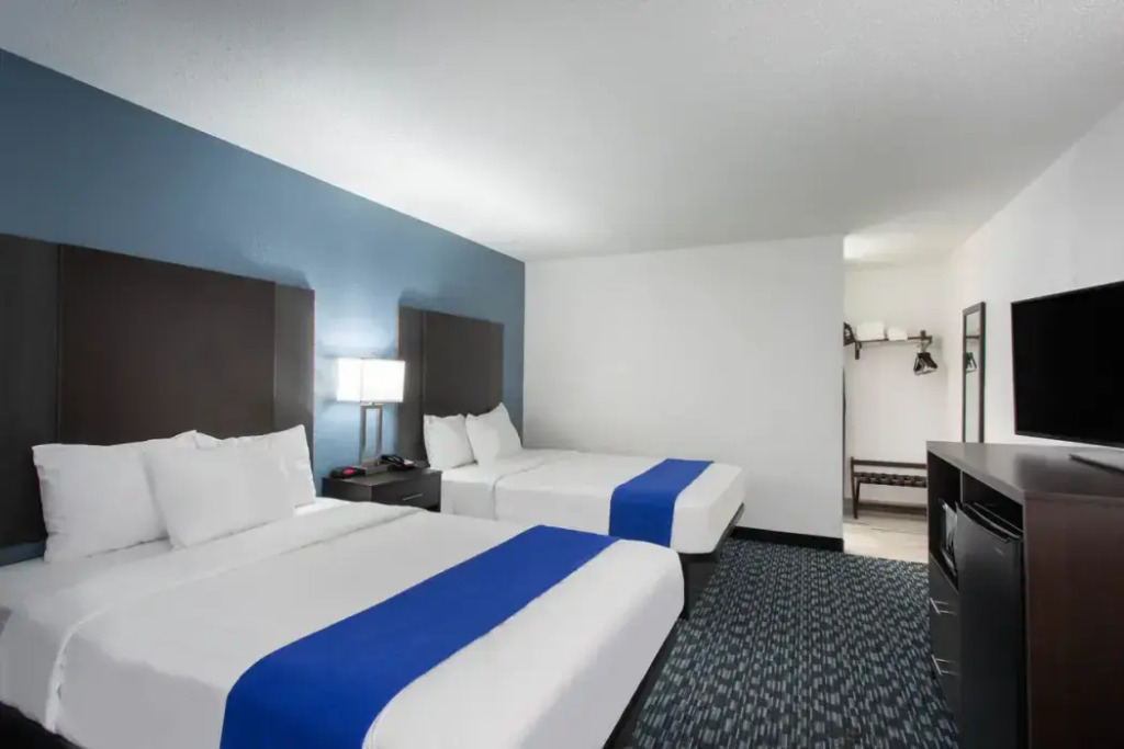 Clarion Pointe
