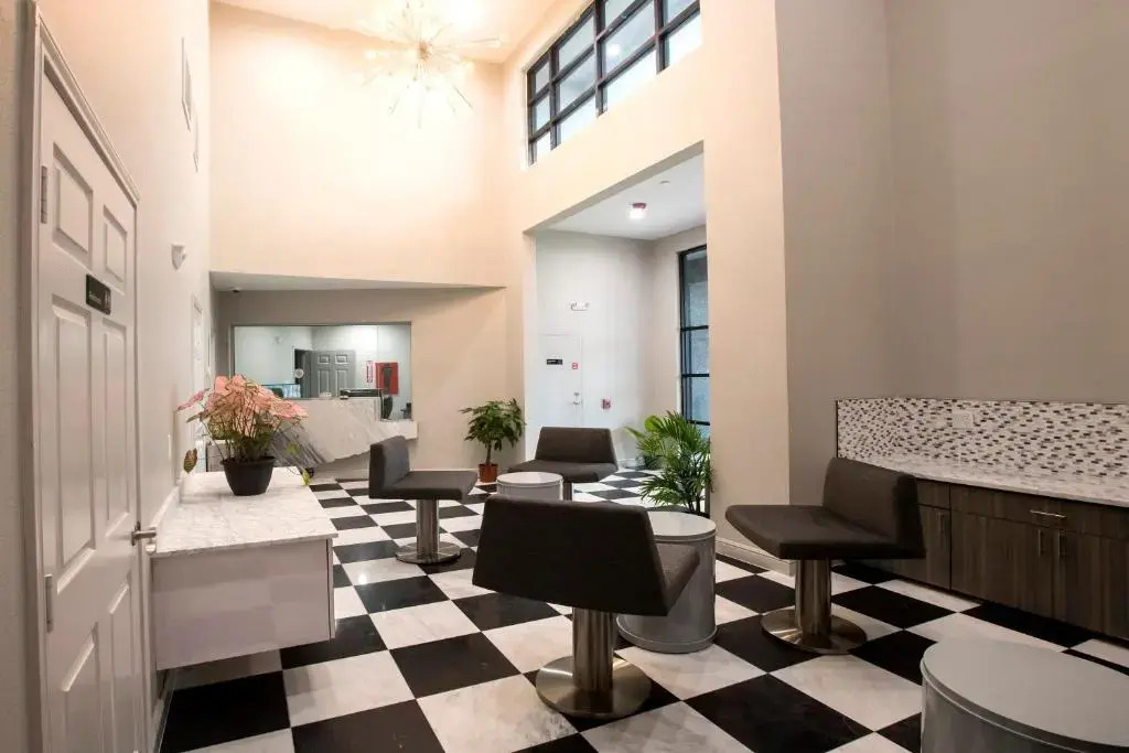 House Hotel