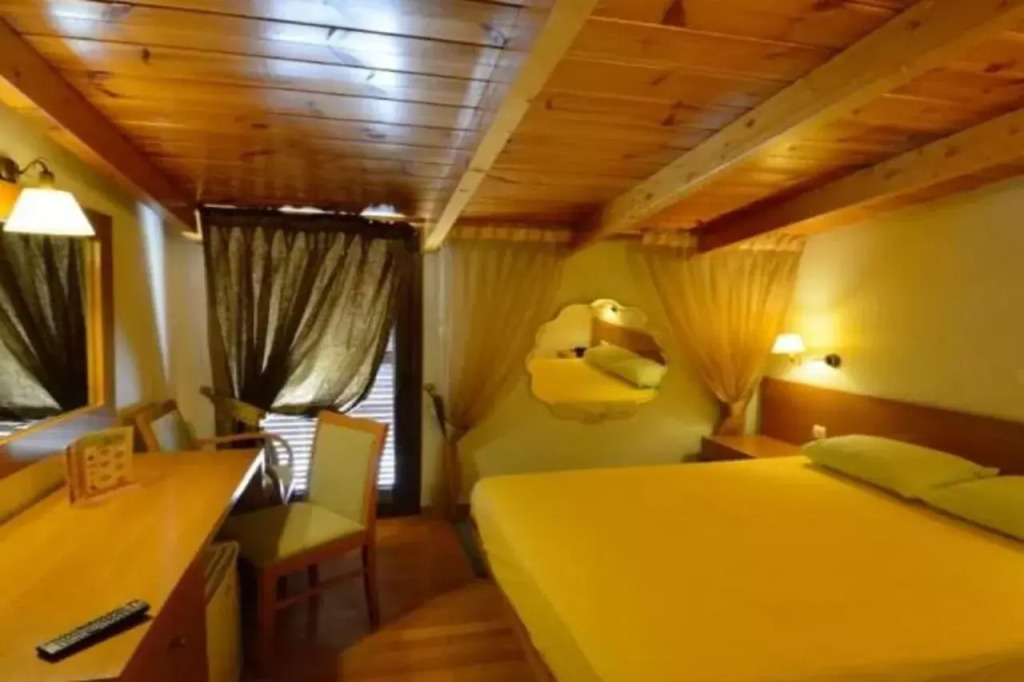 Hotel Chris