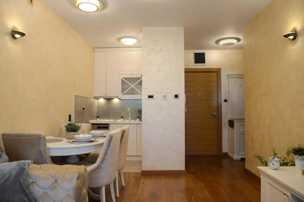 Tesla 70 Apartment