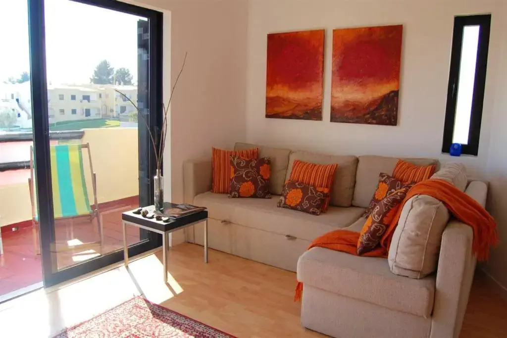 One bedroom appartement with shared pool balcony and wifi at Alvor 1 km away from the beach
