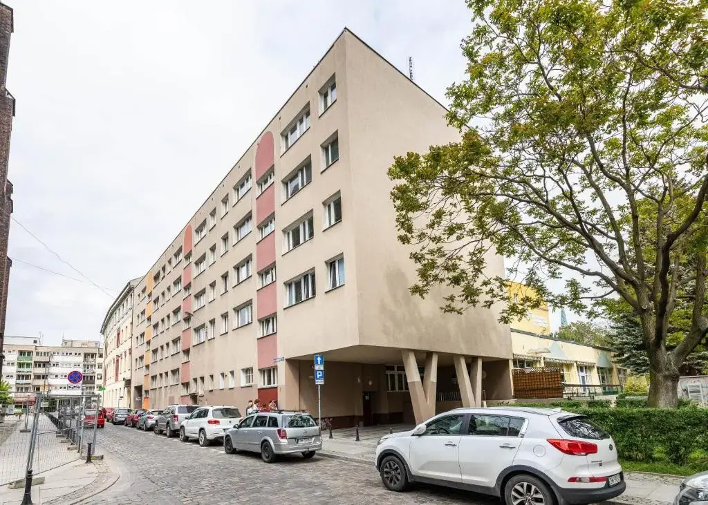 Magdalena Locum - Market Sqr - Parking