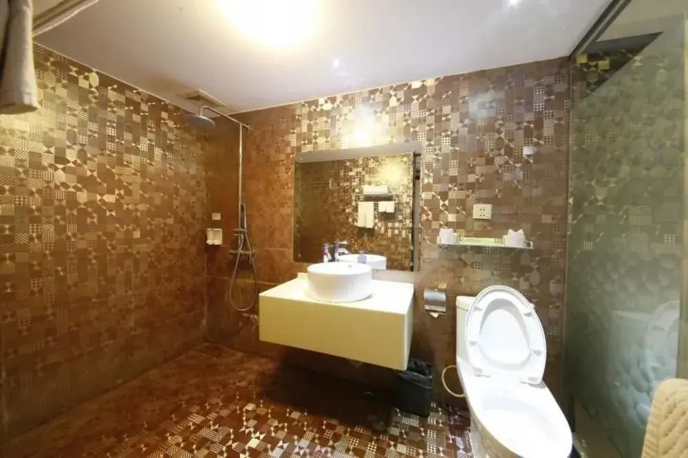 Hechi Shuntai Hotel