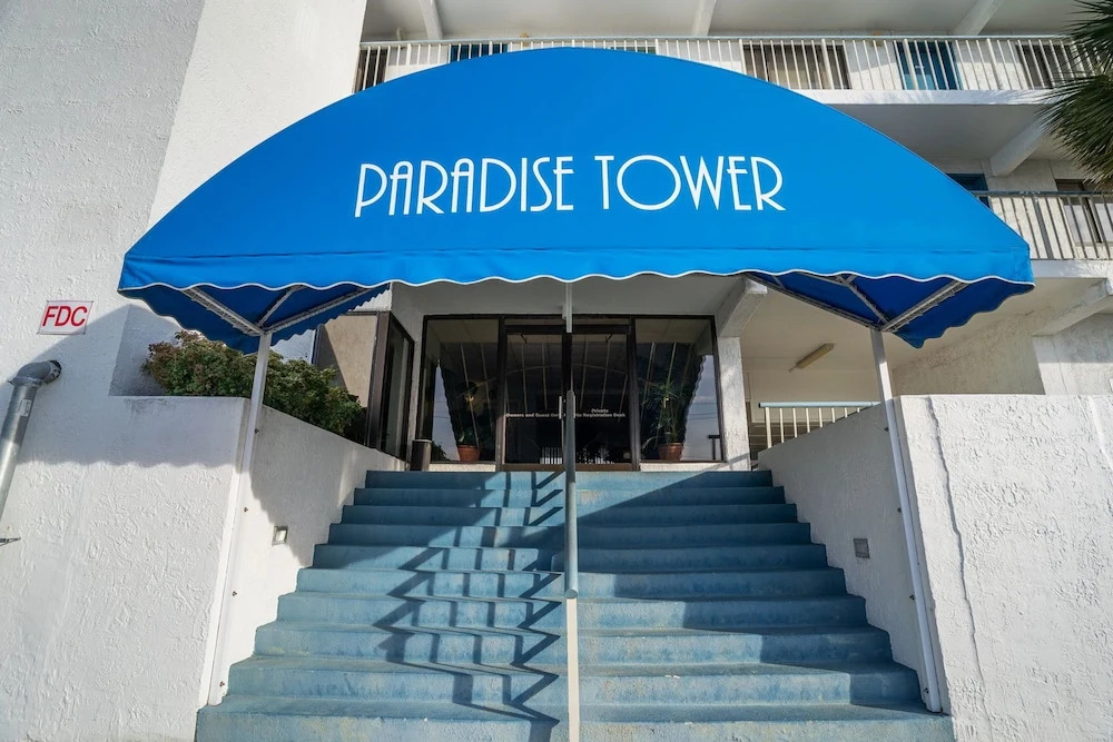 Paradise Towers by Carolina Retreats