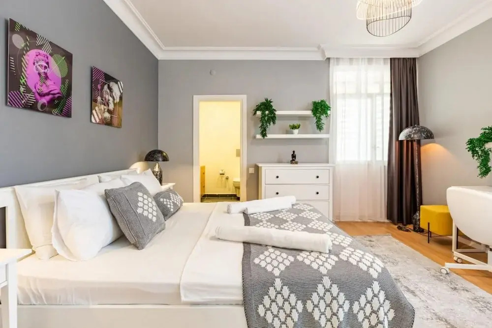 Spacious Apartment on Bagdat Street Kadikoy