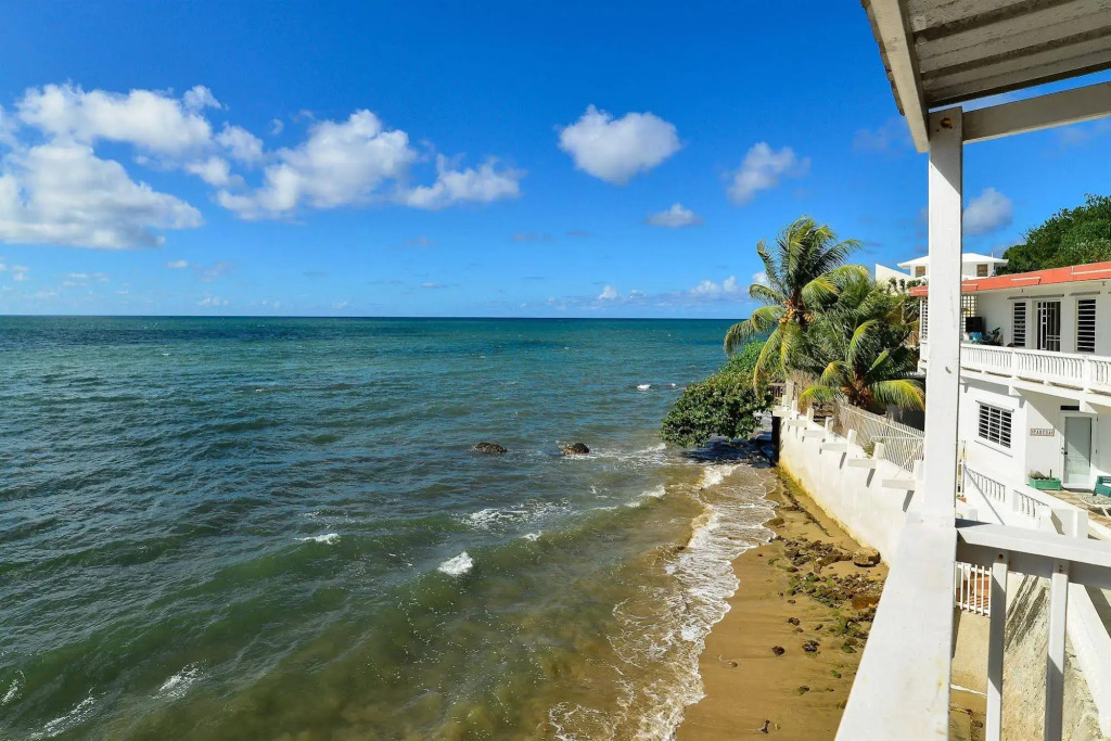 Lemontree Oceanfront Cottages