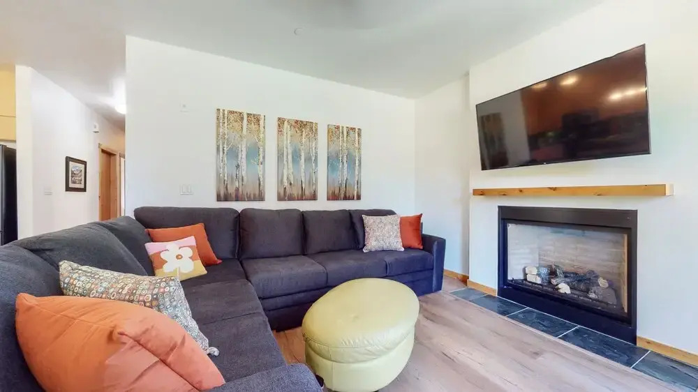 Solstice #17 2 Bedroom Condo by RedAwning, Mammoth Lakes