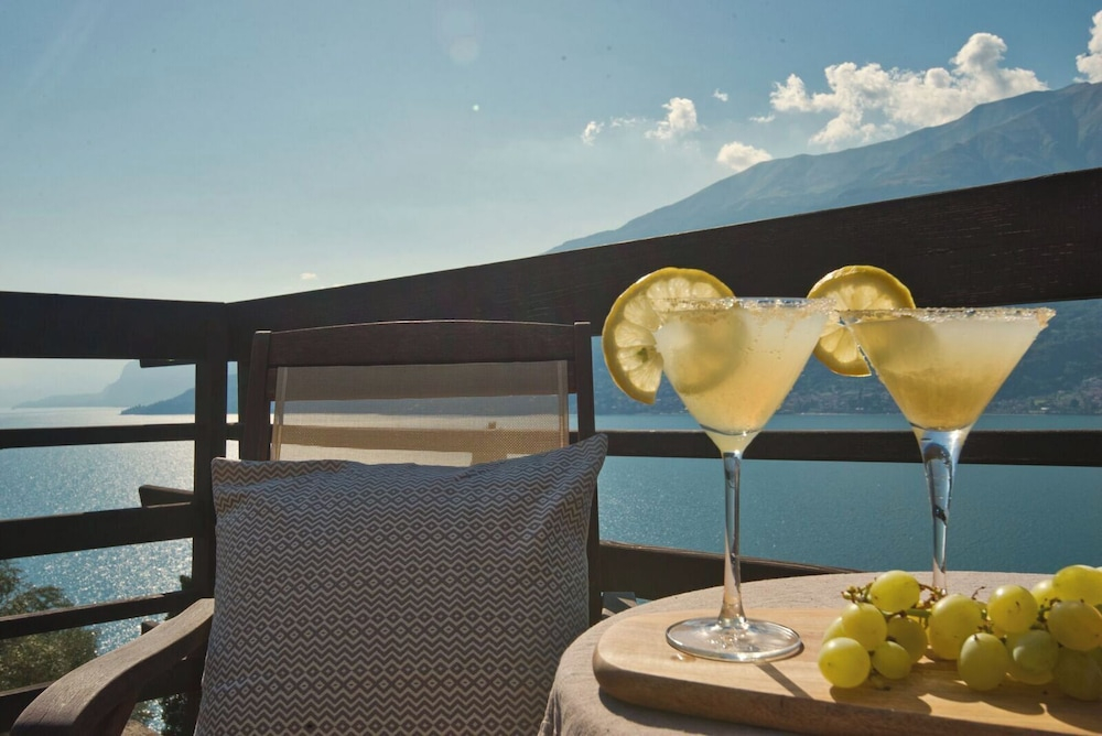 Villa Meraviglia - Private Villa with garden, pool and Breathtaking Lake Como Views