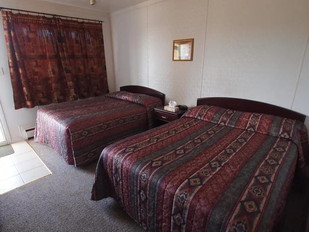 Lakeside Motor Inn