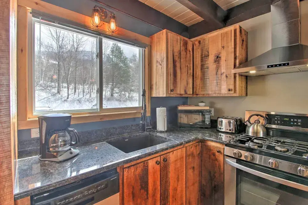 Slopeside Burke Mtn Condo w/ Amenity Access!