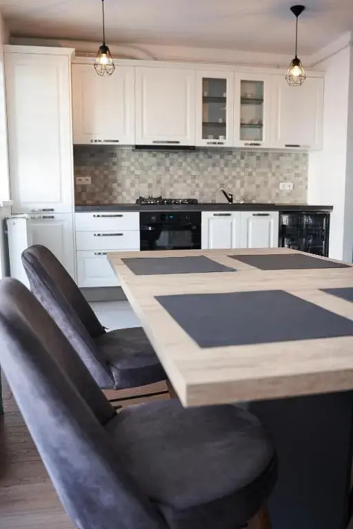 Modern 3 APT Near Old Town – 15 Min Walk