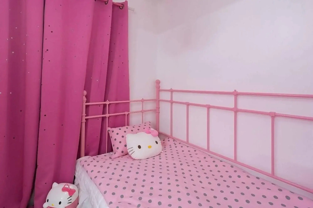 Nanu Guesthouse Pink Female Only (только для женщин)