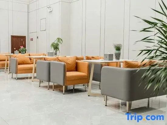 Longkou Jinli Serviced Apartment Hotel (Longhu Tianjie Poly Plaza)