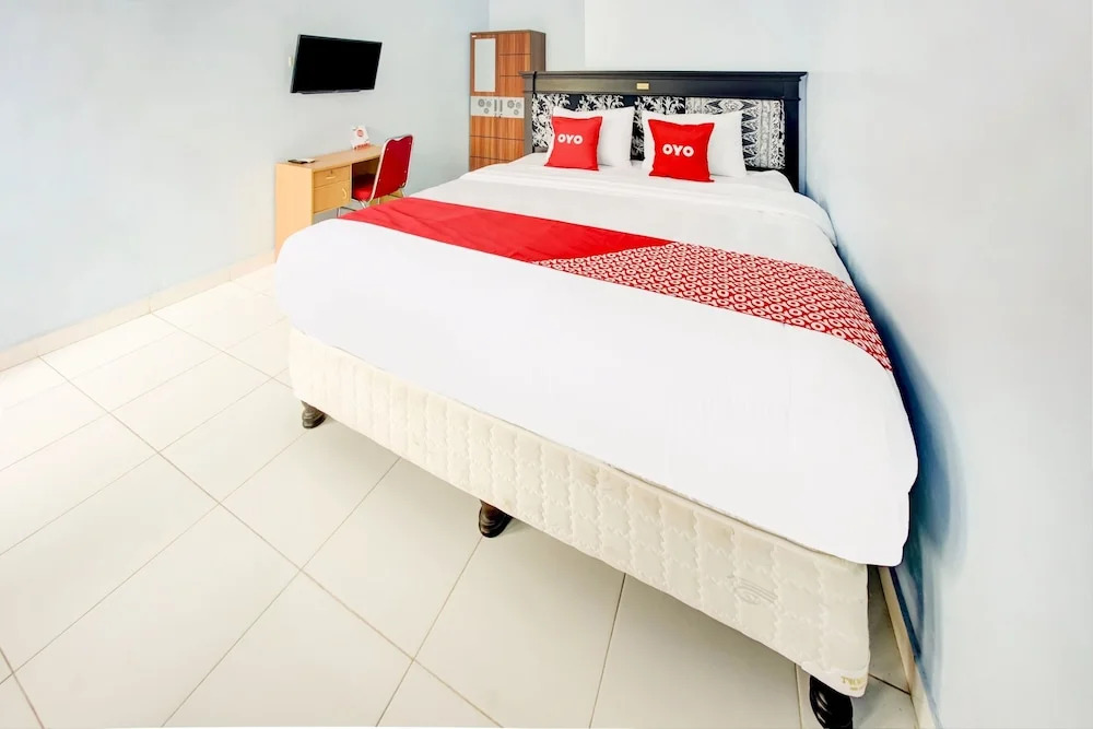 Azka Homestay Syariah by OYO Rooms