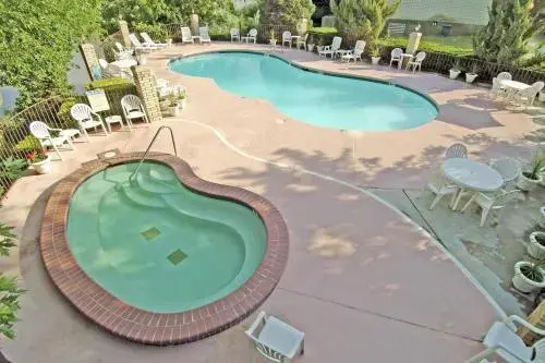 River Terrace Inn