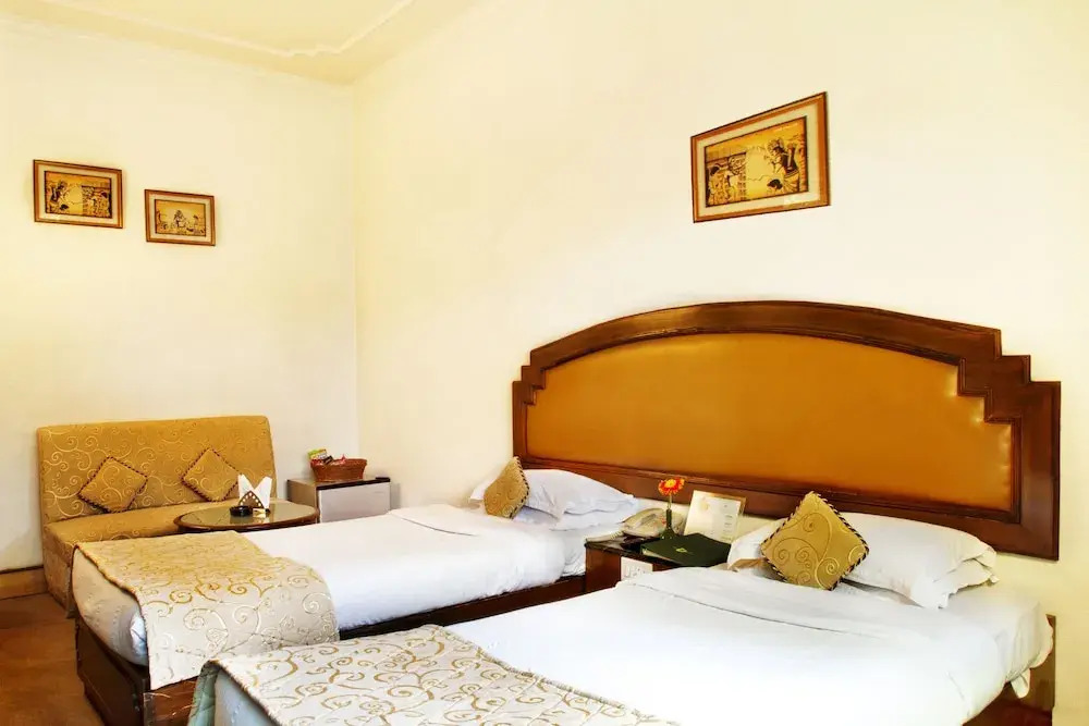 Hotel Deep Palace