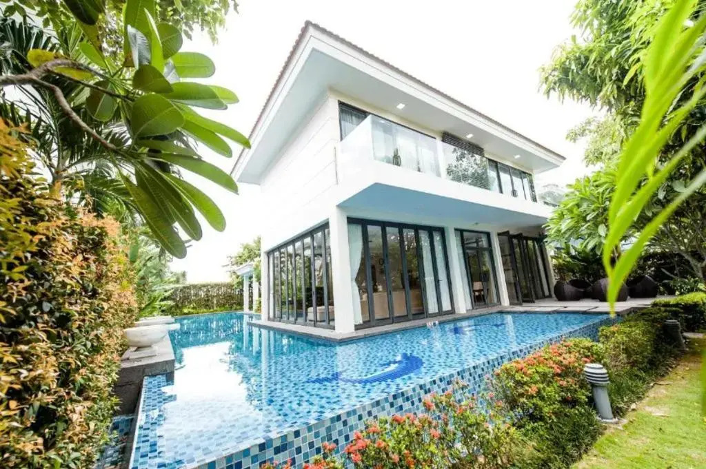 Relaxing Villa Close To The Beach