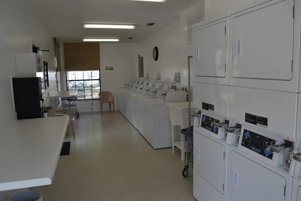 Compass Rv Park - A Cruise Inn Park
